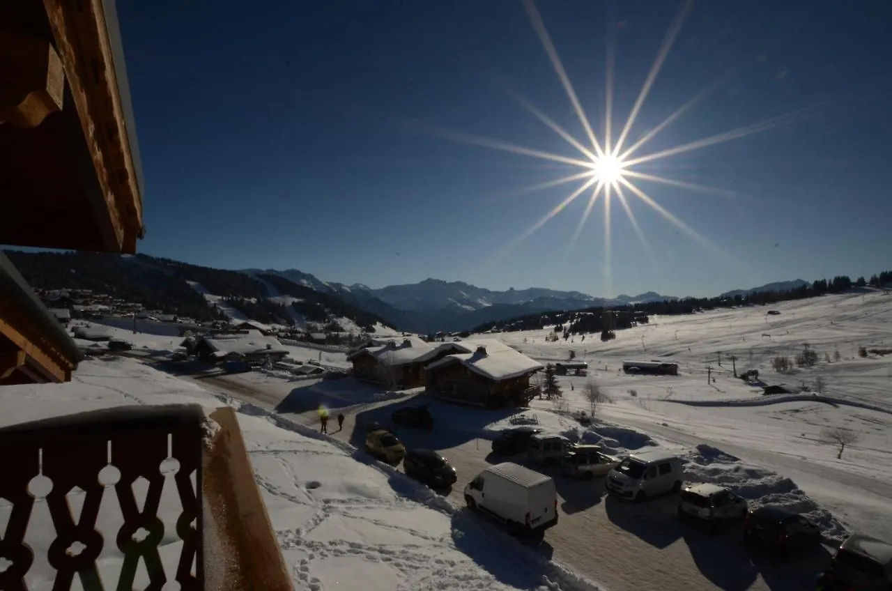 Chalet A, Village Des Lapons Les Saisies, 3 Chambres Et 1 Espace Nuit Mezzanine 0*,  France
