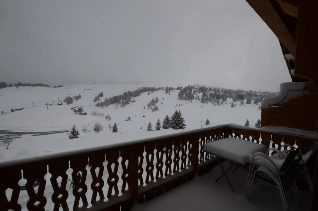 Apartment Chalet A, Village Des Lapons Les Saisies, 3 Chambres Et 1 Espace Nuit Mezzanine