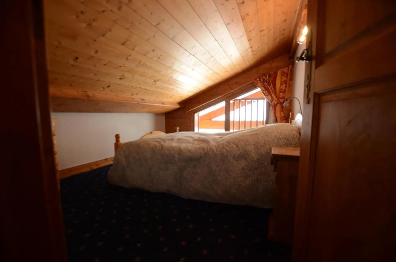 Chalet A, Village Des Lapons Les Saisies, 3 Chambres Et 1 Espace Nuit Mezzanine Apartment